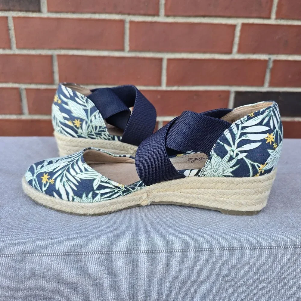 LifeStride Women's Keaton Loafer, Navy Bold Floral, Size 7M